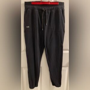 COMFY Under Armour black joggers with thick waist band, elastic cuff bottoms